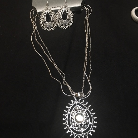 Hannah Necklace and earrings‎ set - Picture 4 of 6